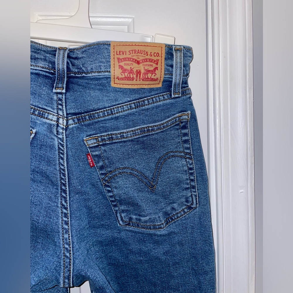 Levi Jeans - Wedgie Straight - Picture 2 of 6